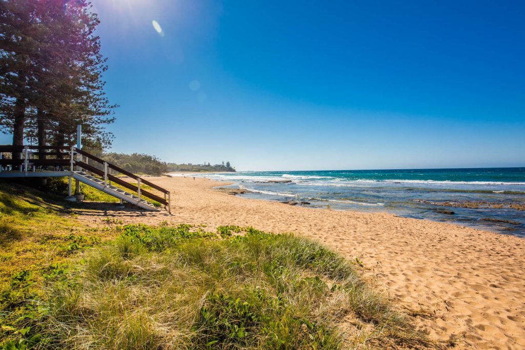 Shelly beach on a wonderul sunny day | Featured image for Secret Beaches Sunshine Coast blog for East Coast Car Rentals.